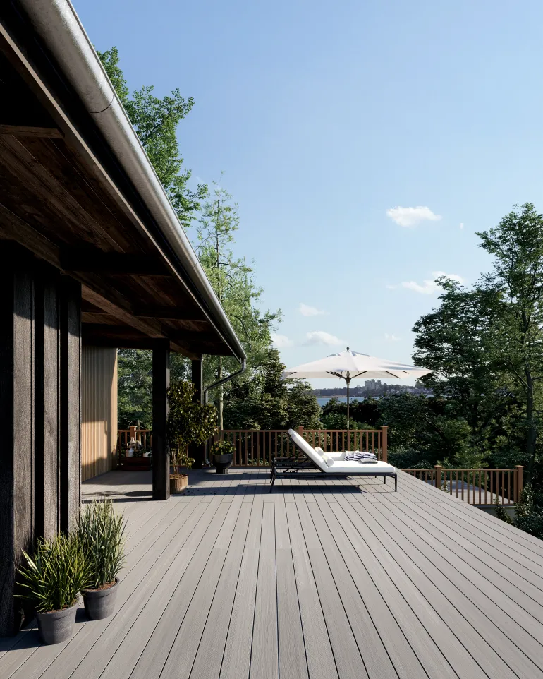 Step 6: Install the locking clip, if using
You can install locking clips to ensure the decking boards expand and contract evenly.
Install locking clips where the centre of each board meets the sub-frame.